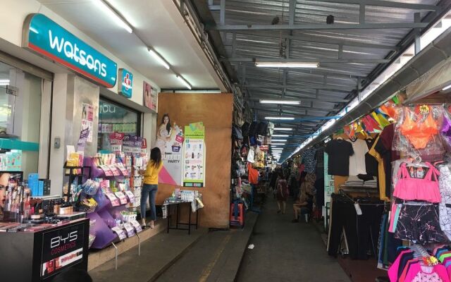 Bangkok Sanookdee - Adults Only