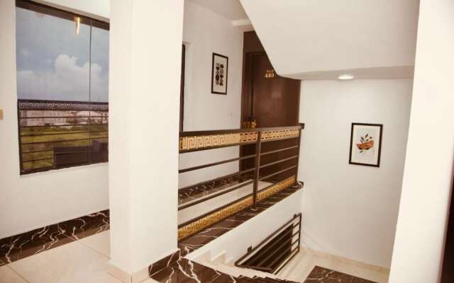 247 Luxury Hotel & Apartment Ajah