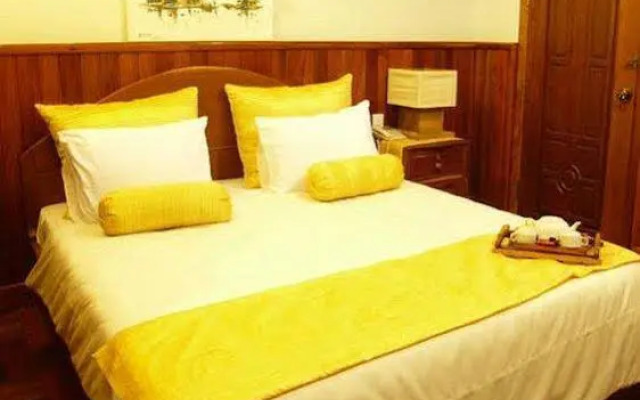 Sam Moon's Hotel Angkor Wooden House