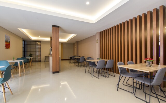 RedDoorz Plus near Ronggowarsito Museum Semarang