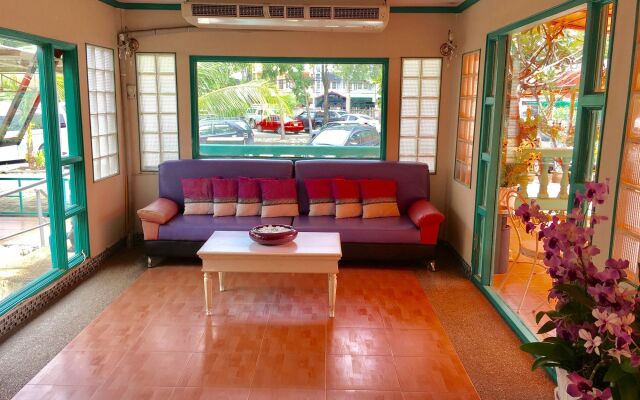 Waterside Boutique Hotel