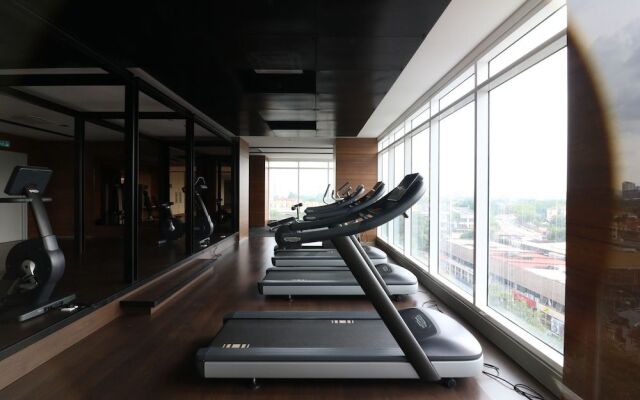 Victoria Home Sentrio Suites