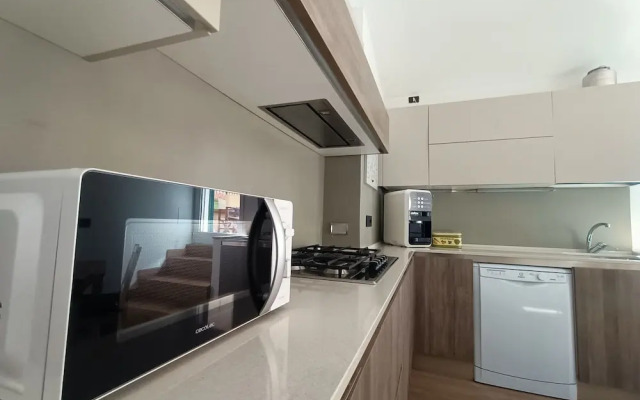 Delle Erbe The Nightlife