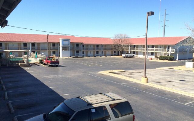 Hemp Hotel A Travelodge By Wyndham Oklahoma City South