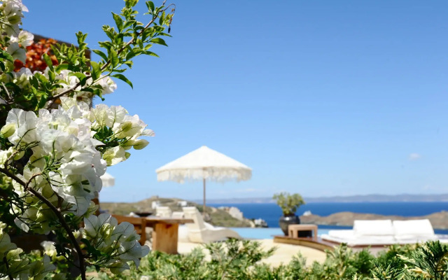 Aigis Suites