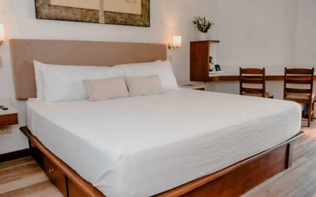 Boca Olas Resort Villas