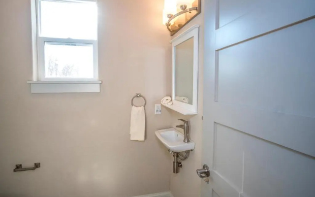 Gorgeous Guesthouse Near Amazing Downtown
