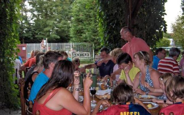 Chambres dHôtes Domaine du Bourg