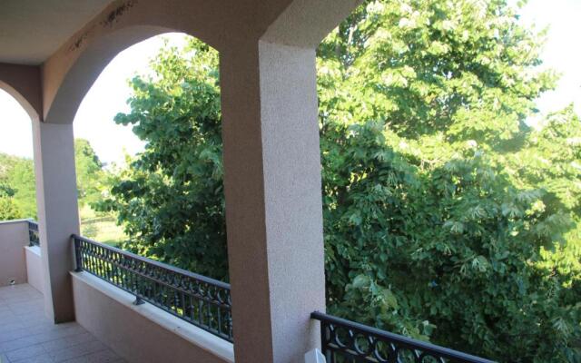 Apartman na rijeci Cijevni