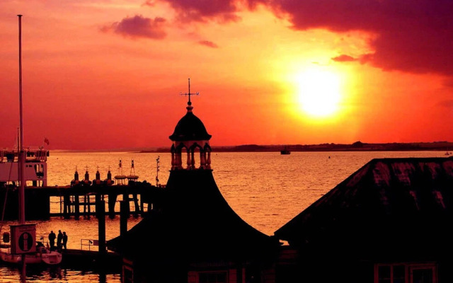 The Pier Hotel