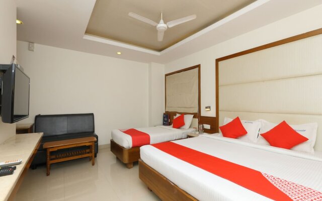 OYO 683 Hotel Sri Chakra Inn