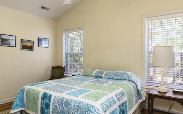 Island Delight by Oak Island Accommodations