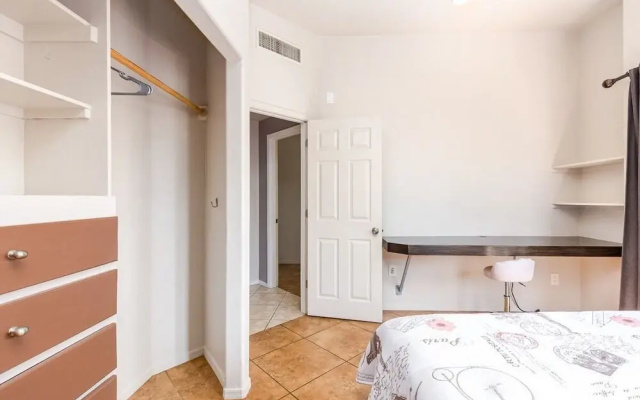 Spacious, Modern, Exquisite 4-bed Home in Tucson