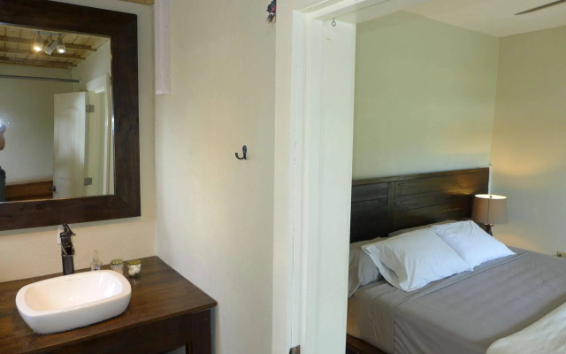 Two Sandals – A Boutique Hotel