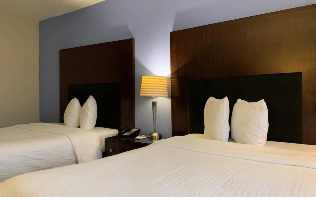 Days Inn and Suites by Wyndham Hammond, IN