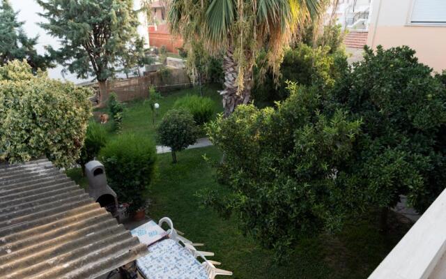 Tzamtzis Apartments