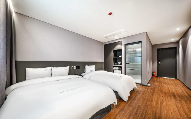 141 Mini Hotel