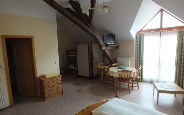 Appartements & Reitschule Fuchsenhof