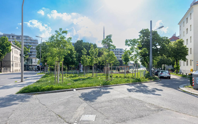 Premium City Apartment/Grand Opening Offers!