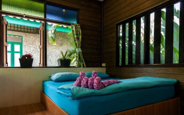 Pop Riverside Homestay