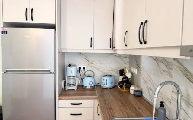 Amfitriti 30meter to beach, 6min Old Town, 2BD 4PL