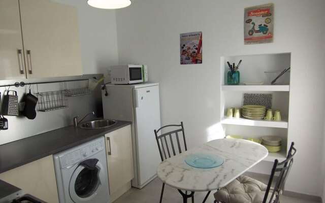 APARTMENT CHIOLA RDC - BEACH ON FOOT- SOLARO Apartment 1