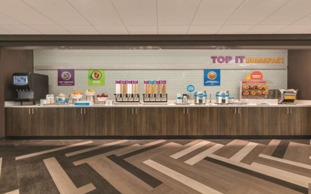 Tru by Hilton Charlotte Ayrsley