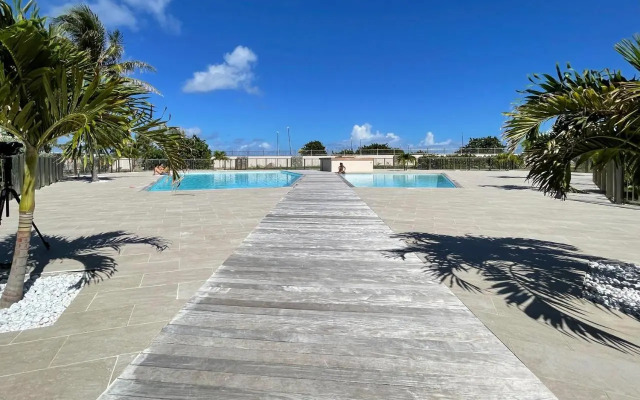 Orient Bay Beach Front Apartment