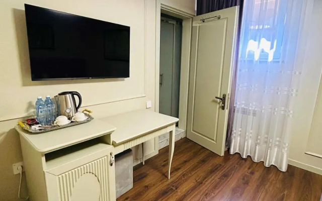 Two Rooms Plus Residence