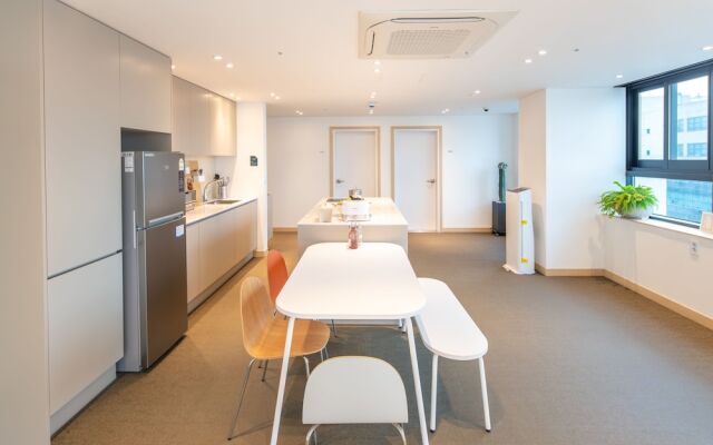 Upflo House Dangsan - All you can enjoy