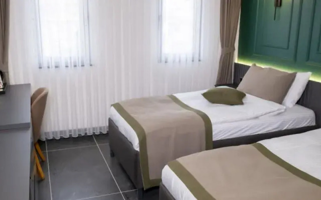Ren Business Hotel