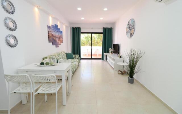 Green paradise T2 apartment with pool