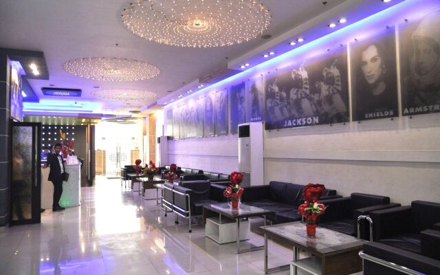 Hotel DreamWorld North EDSA