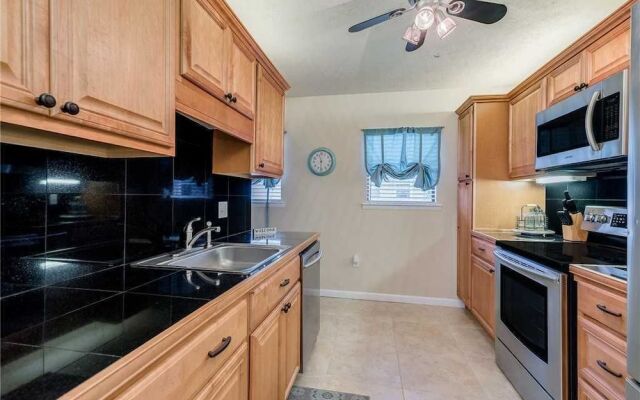 Seashell 19 - Two Bedroom Condo