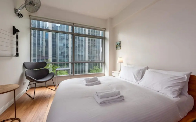 Central Studio in the Heart of Melbourne Cbd!