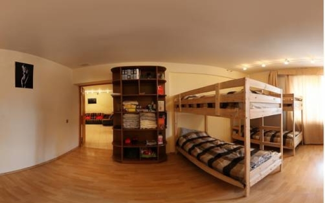 Stop House Хостел