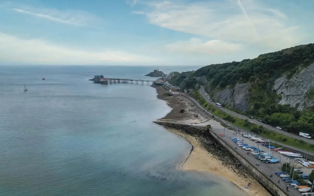 Overland Road 4 Bed House Mumbles