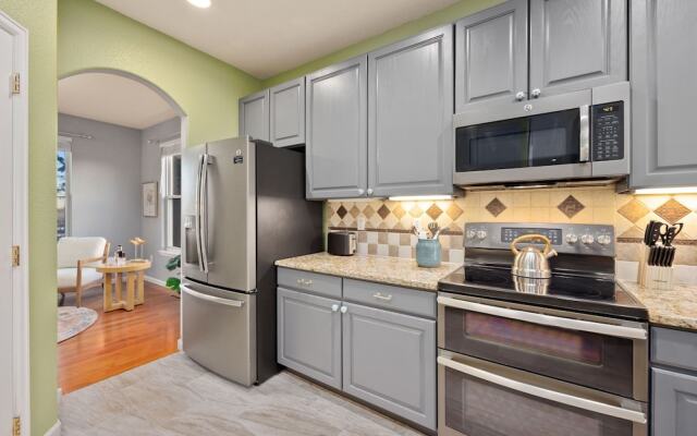 Spacious Home W/ Fun Amenities | Lake & Mtn Views