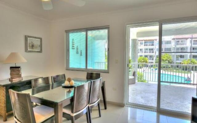 Oceanfront Apartment Turquesa A201