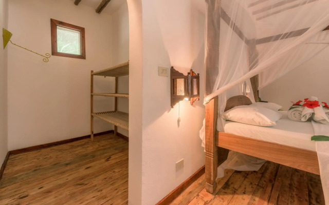 Hakuna Majiwe Beach Lodge