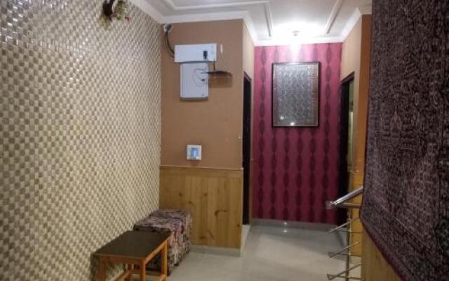 Hotel Kashmir Inn