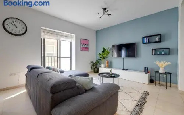 Seaside Bliss 3BR Holiday Apartment Sliema