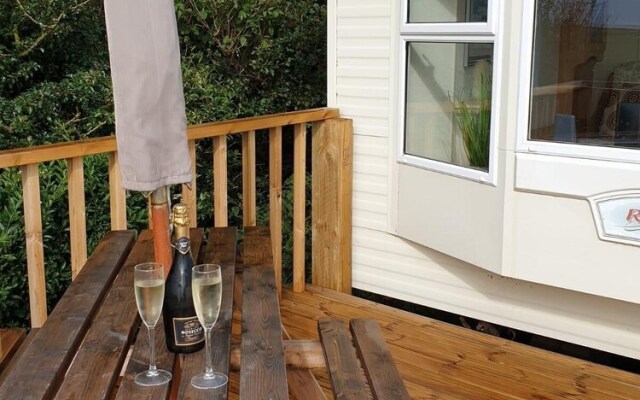 Captivating 2-bed Static Caravan in Holyhead