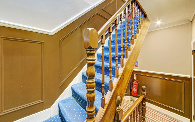 OYO Bostons Manor Hotel, Hanwell London