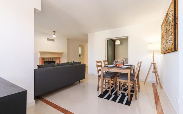 Lisbon Flower 360º - Your Lovely Flat with Pool and Parking