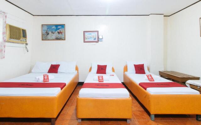 RedDoorz Plus @ Billy's Resort Oslob