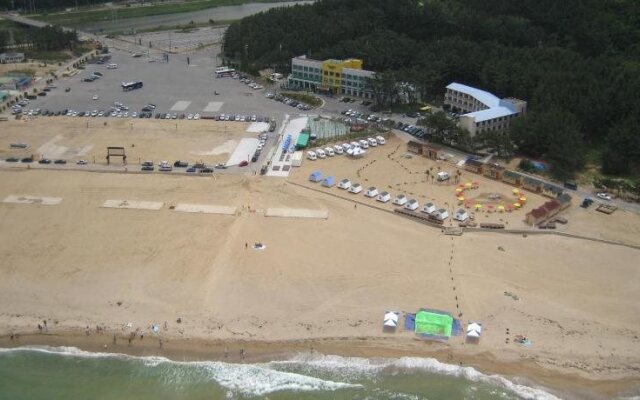 Pine Beach Hotel