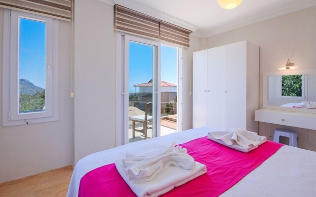 Villa Umut by Akdenizvillam