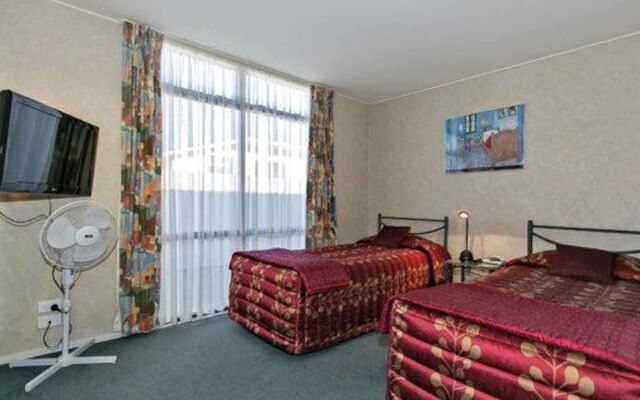 Academy Motor Inn