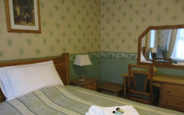 Ashwood Grange Hotel - B&B
